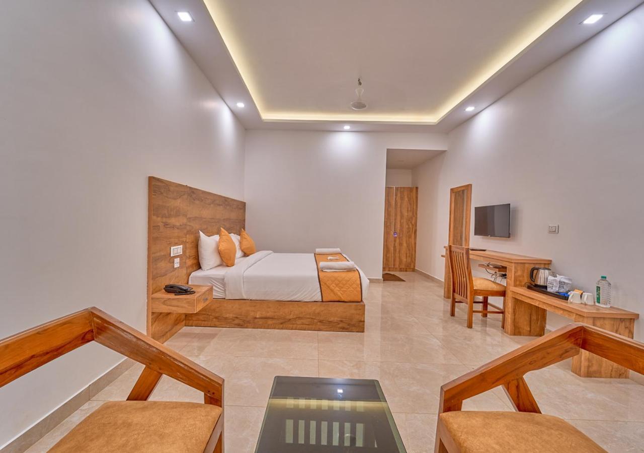 Ice Mist Pool Resort Munnar By Voye Homes Bagian luar foto